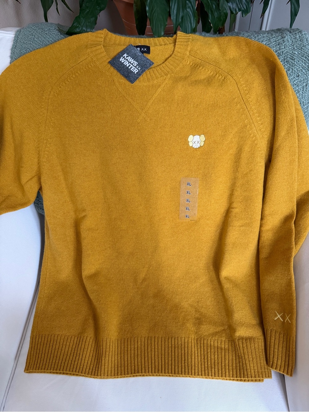 NWT Uniqlo x KAWS Winter 100% Lambswool Sweater XL